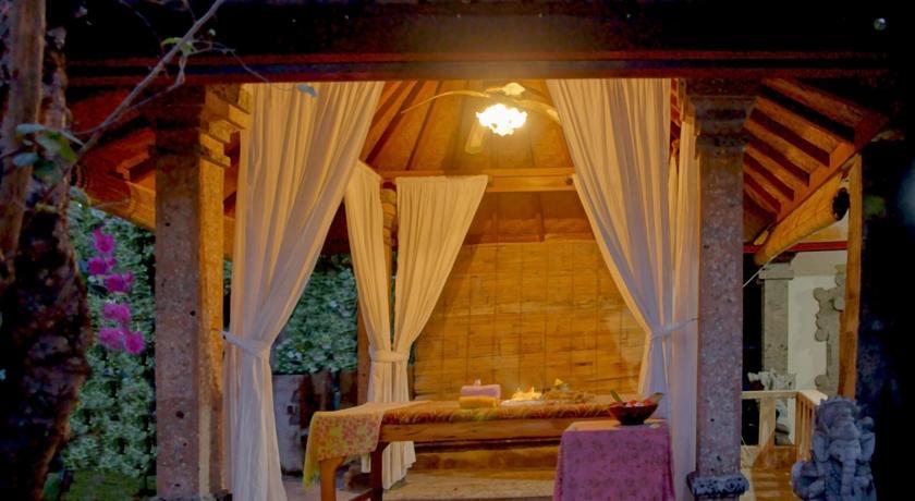 Oyo 2334 Melka Excelsior Hotel Singaraja Εξωτερικό φωτογραφία