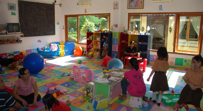 Oyo 2334 Melka Excelsior Hotel Singaraja Εξωτερικό φωτογραφία