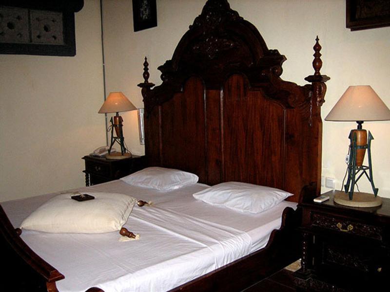 Oyo 2334 Melka Excelsior Hotel Singaraja Εξωτερικό φωτογραφία