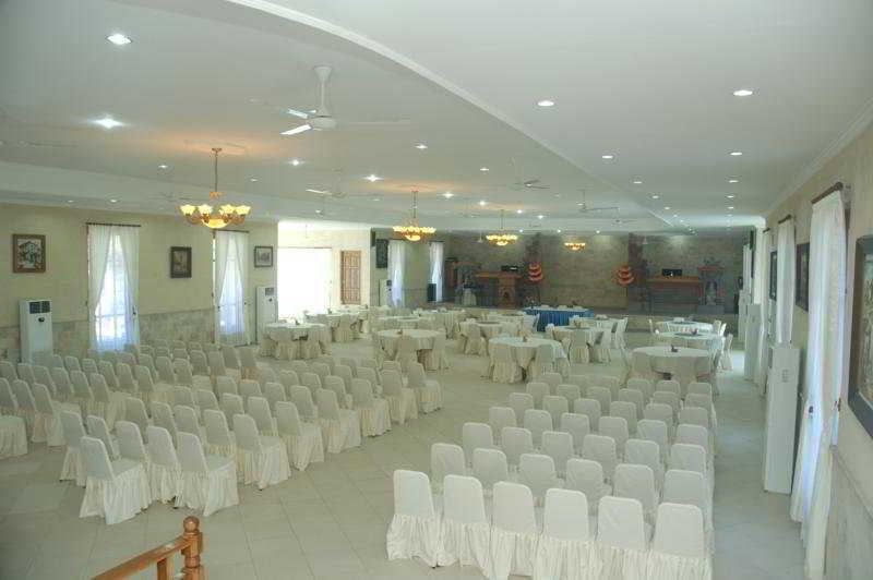 Oyo 2334 Melka Excelsior Hotel Singaraja Εξωτερικό φωτογραφία