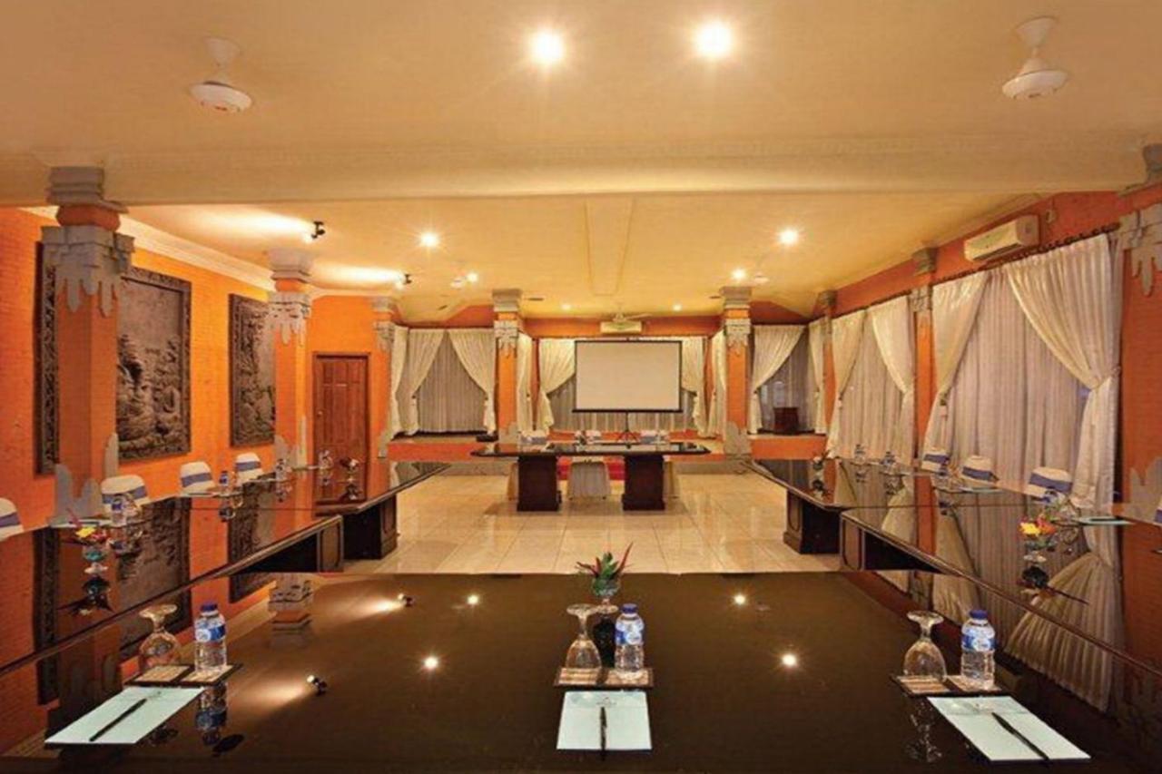 Oyo 2334 Melka Excelsior Hotel Singaraja Εξωτερικό φωτογραφία