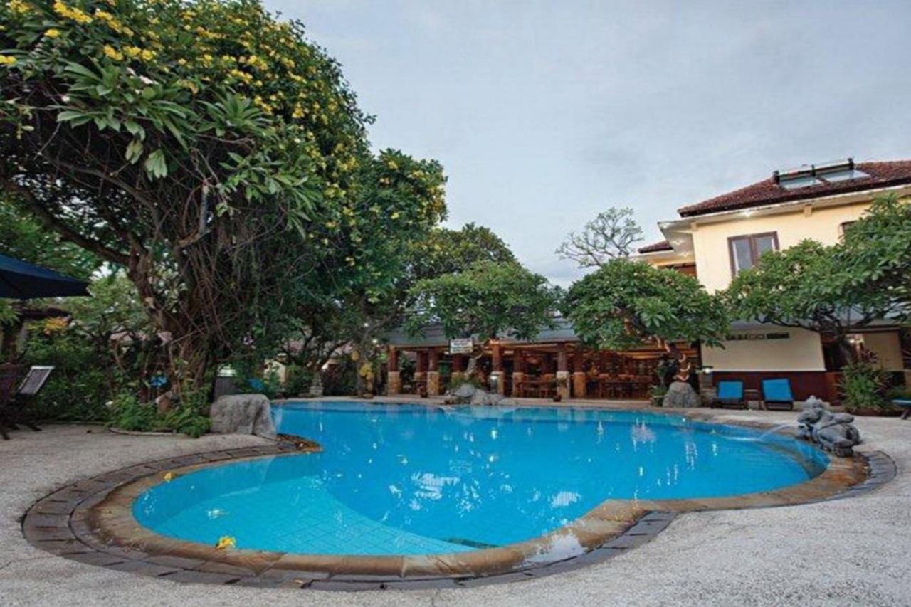 Oyo 2334 Melka Excelsior Hotel Singaraja Εξωτερικό φωτογραφία