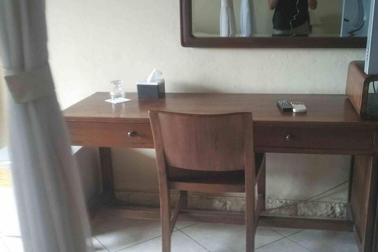 Oyo 2334 Melka Excelsior Hotel Singaraja Εξωτερικό φωτογραφία