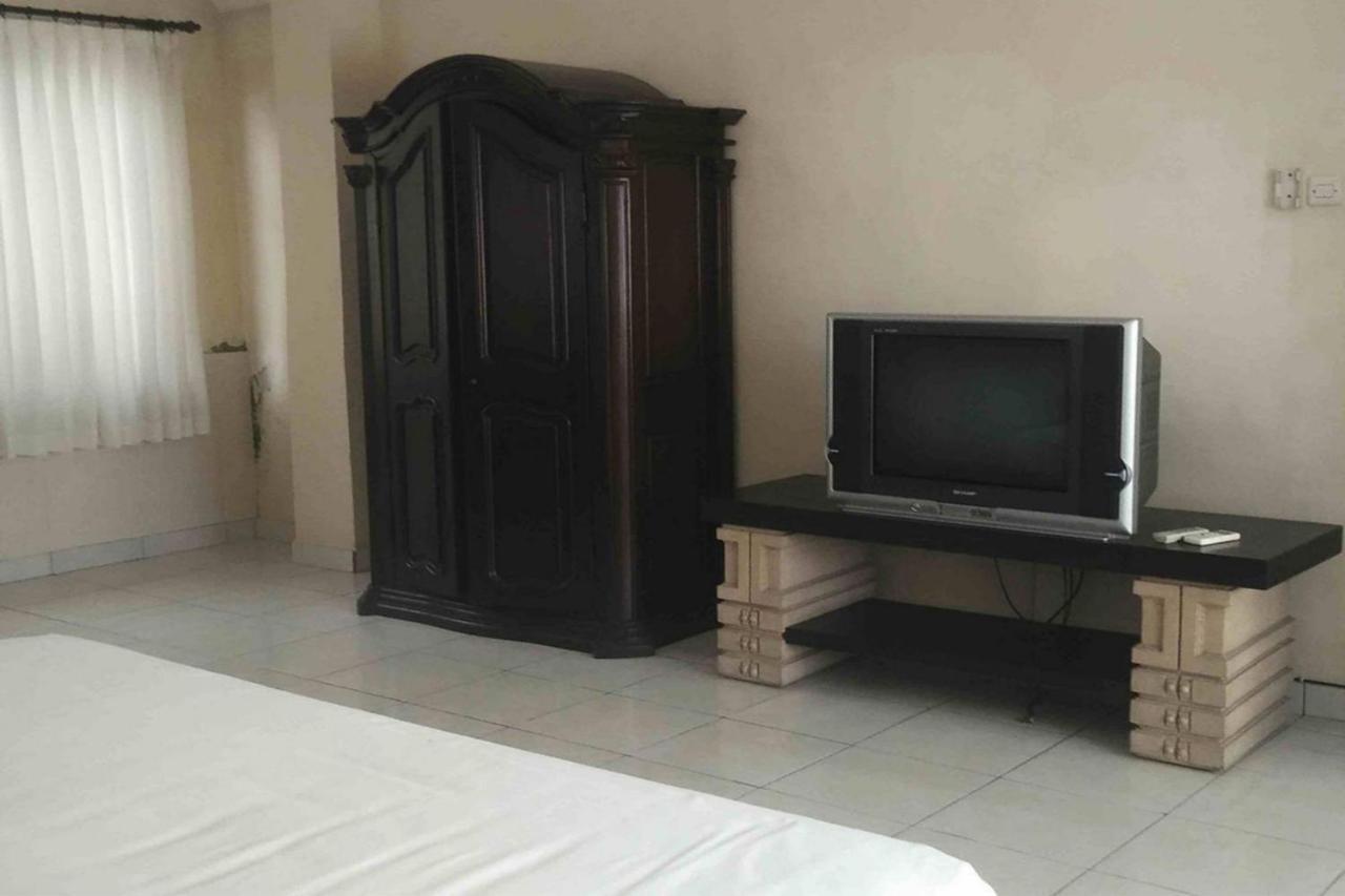 Oyo 2334 Melka Excelsior Hotel Singaraja Εξωτερικό φωτογραφία