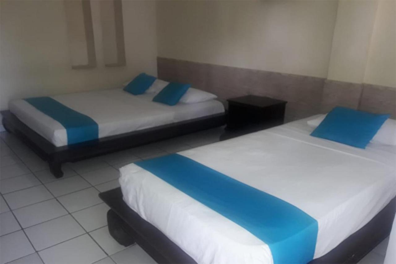 Oyo 2334 Melka Excelsior Hotel Singaraja Εξωτερικό φωτογραφία