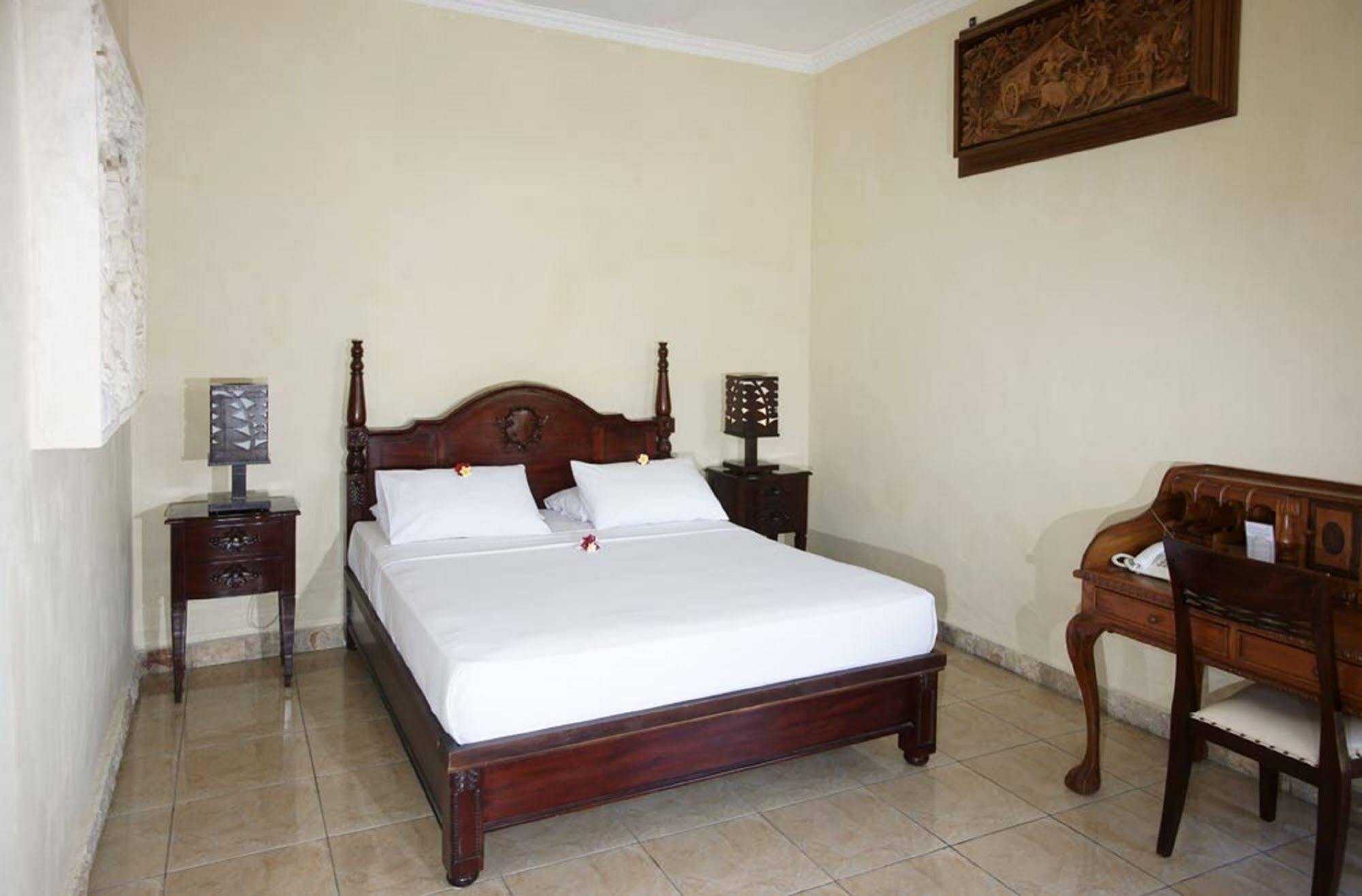 Oyo 2334 Melka Excelsior Hotel Singaraja Εξωτερικό φωτογραφία